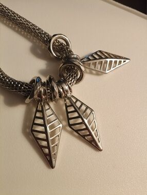 Isadora Leaf Charm Necklace - Silver